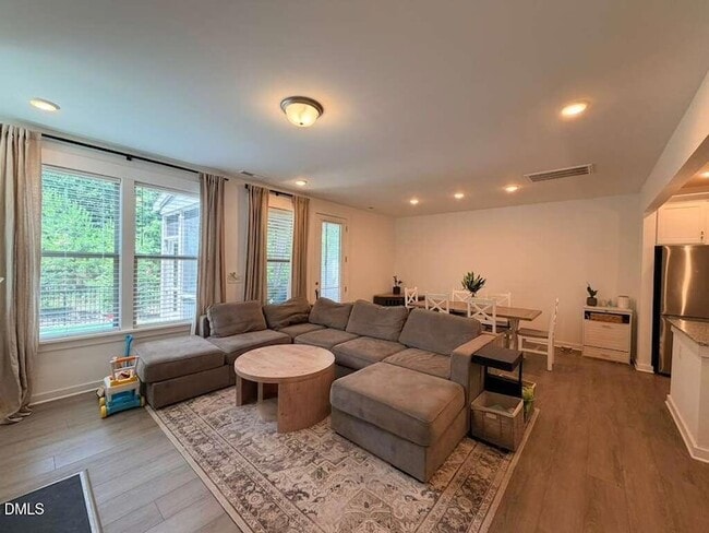 Building Photo - 2222 Bohan Ct