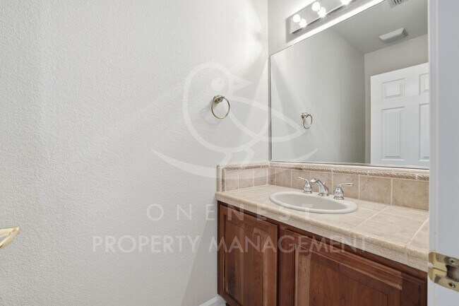 Building Photo - Refreshed 2-bedroom plus den, 2.5-bathroom in beloved Sun City Lincoln Del Webb community!