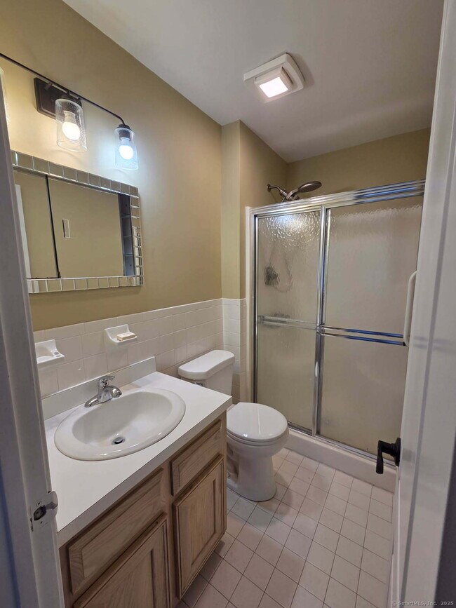 Building Photo - 335 Monticello Dr