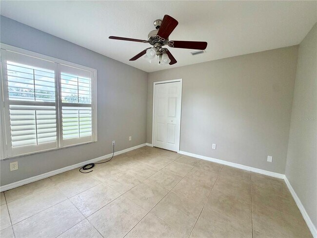 Building Photo - 10146 Bloomfield Hills Dr