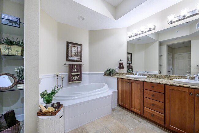 Building Photo - 10521 Amberjack Way