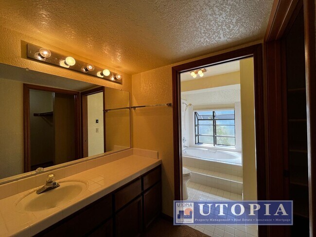Building Photo - Charming Santa Cruz Townhouse: 3 Beds, 2.5 Baths with Private Patio, Spacious Layout, and Prime L...