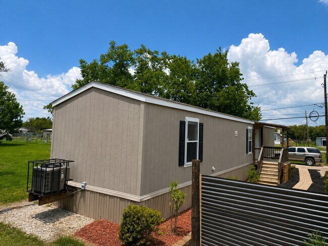 Building Photo - 2243-2243 County Rd 130