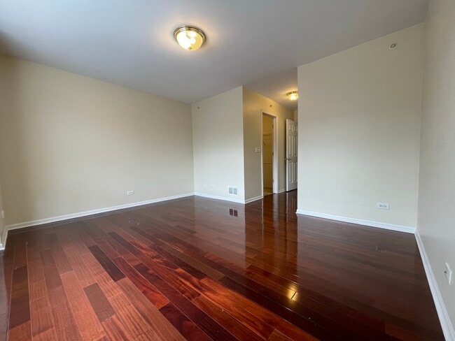 Building Photo - 1904 Maureen Dr