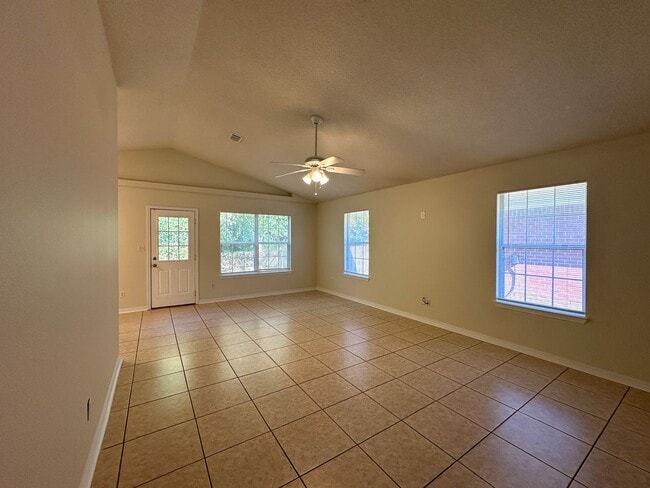 Building Photo - Updated 3 bedroom 2 bath brick home located in the Cottages at Marcus Lake!