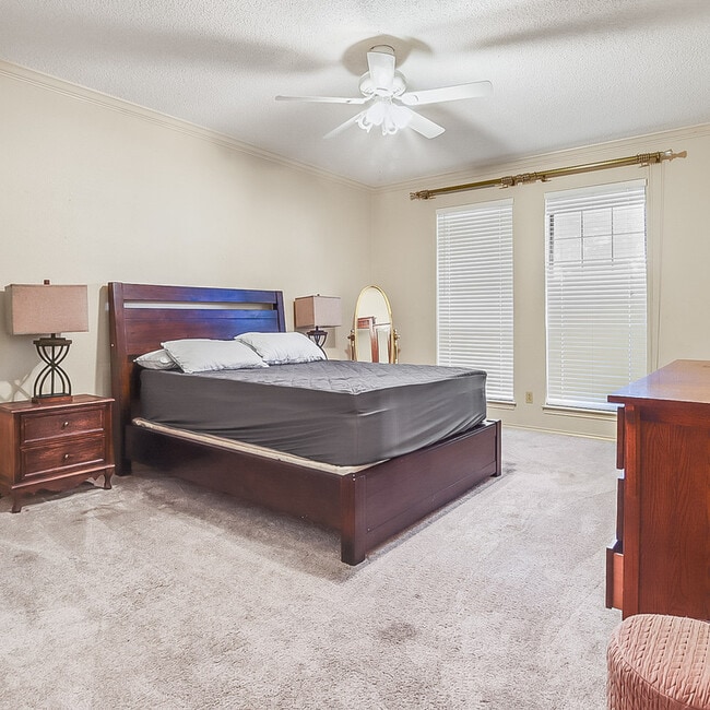 Building Photo - 5725 Ridgerock Ct