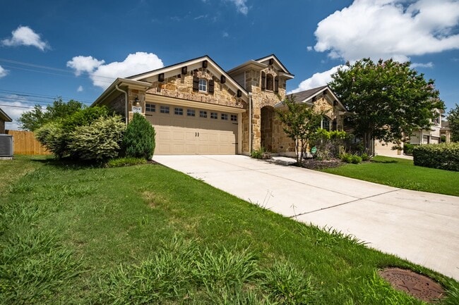 Building Photo - Beautiful & Convenient 3 Bedroom, 2 Bath H...
