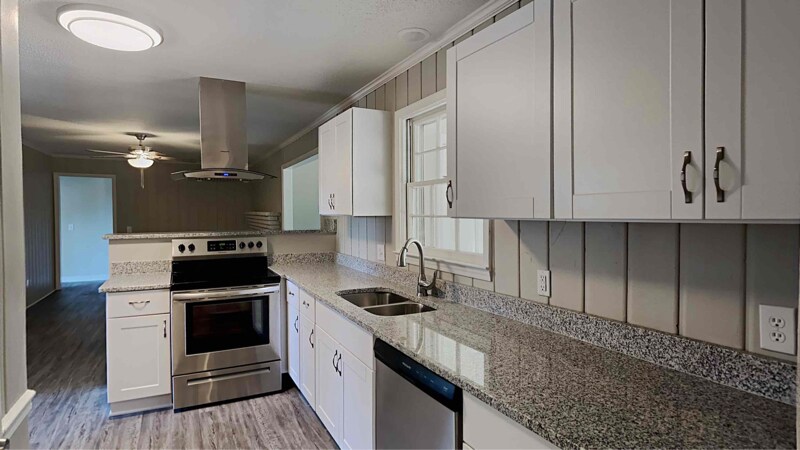 Building Photo - 1924 Pontiac Ave