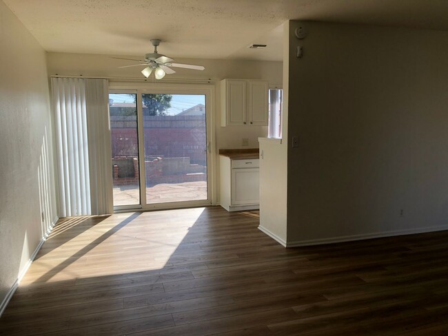 Building Photo - Remodeled 4 bed 2 bath house  - large back...