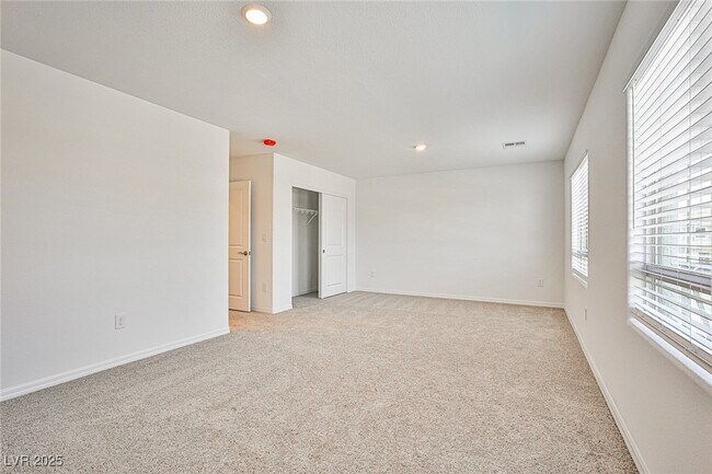 Building Photo - 7523 Castlegreen Ave