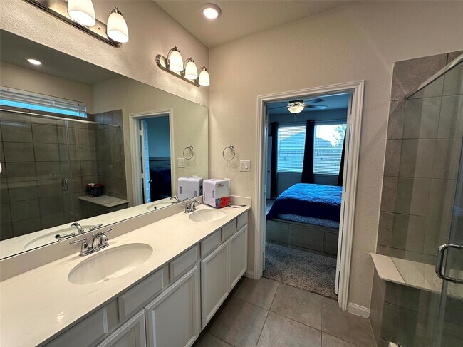 Building Photo - 7076 Silverleaf Oak St