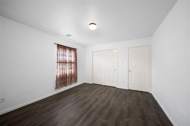 Building Photo - 804 Harvard Pointe Dr