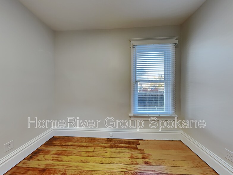 Building Photo - 2503 N Madelia St