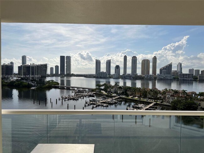 Building Photo - 7000 Island Blvd