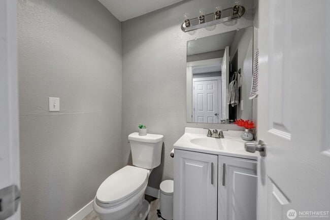 Building Photo - 10617-10617 10th Ave Ct S