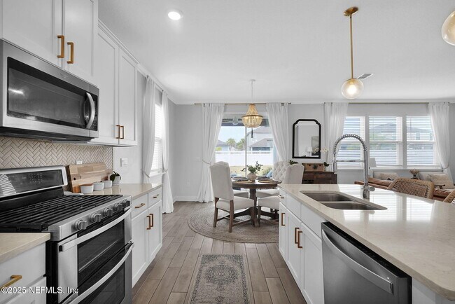 Building Photo - 187 Silverleaf Village Dr