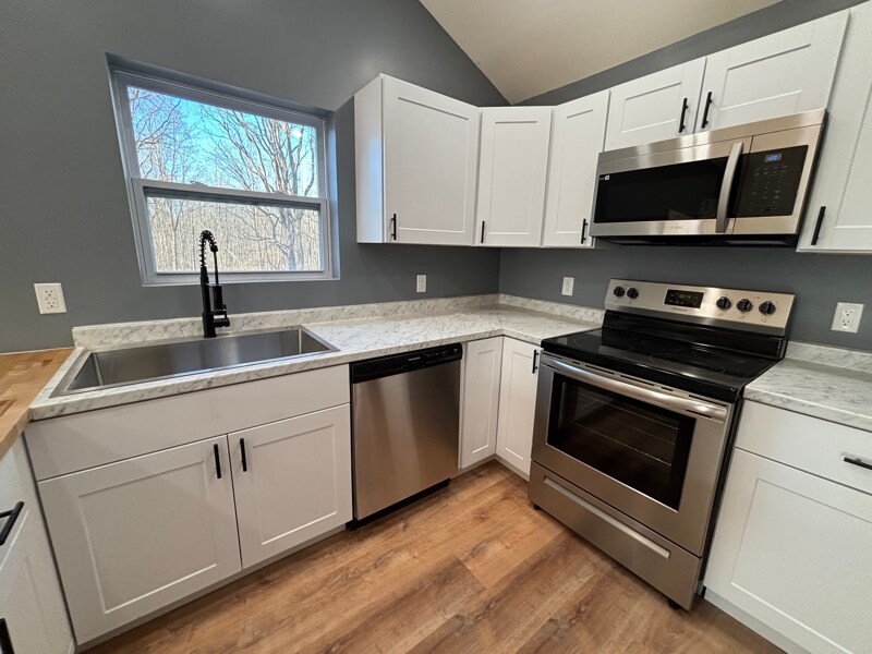 Building Photo - 3685 E Brutus St