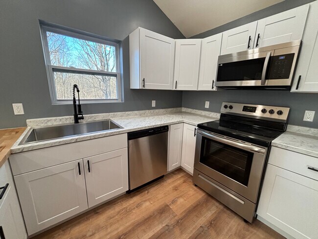 Building Photo - 3685 E Brutus St