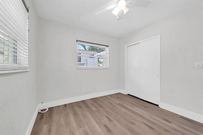 Building Photo - 5442 9th Ave N