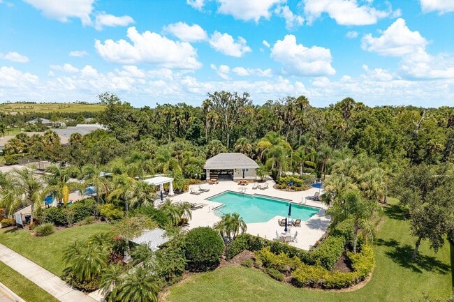 Building Photo - 6405 Autumn Woods Way