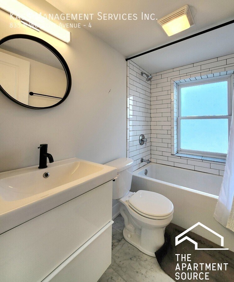 Building Photo - 843 N Wolcott Ave