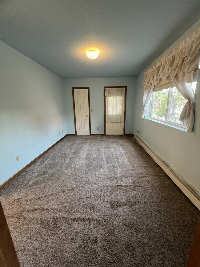 Building Photo - 201 W Geyser St