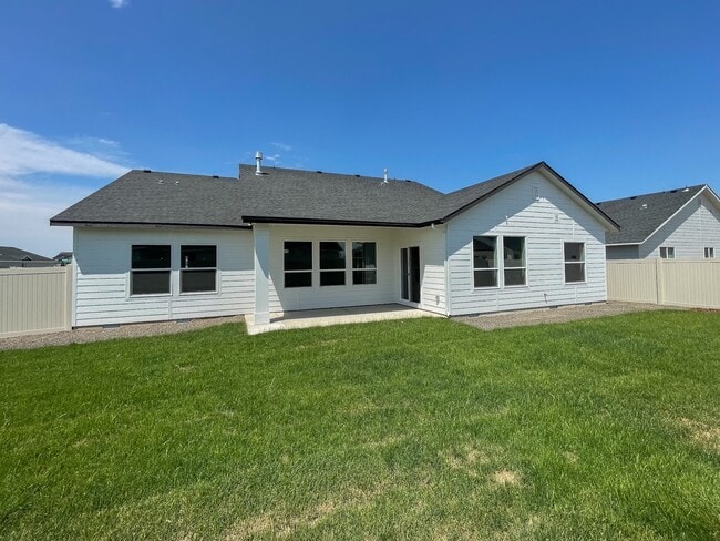 Building Photo - 12633 Dovekie St
