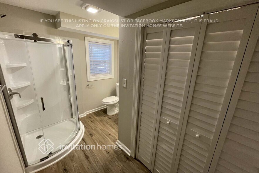 Building Photo - 406 Meadowview Dr