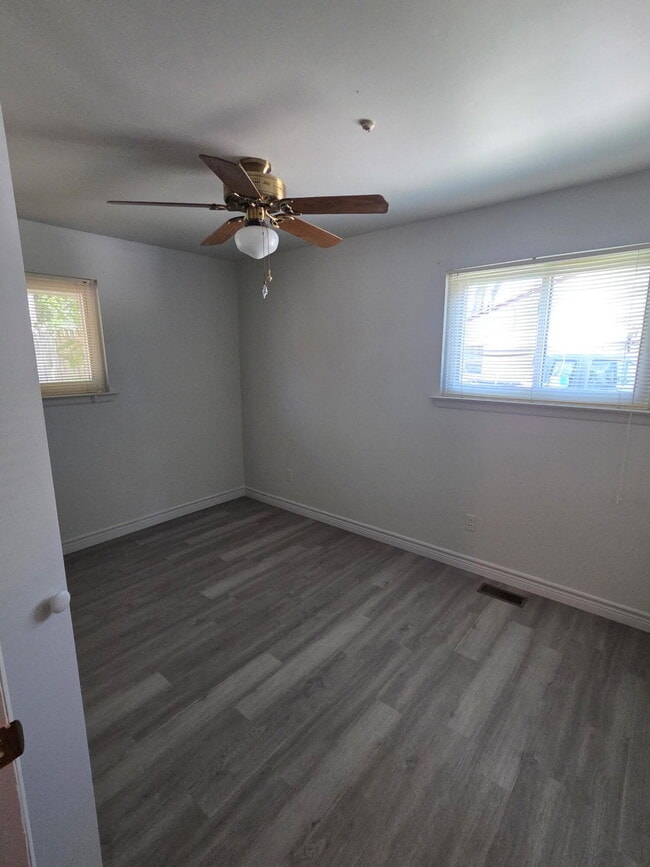 Building Photo - 672 Linda Vista Dr