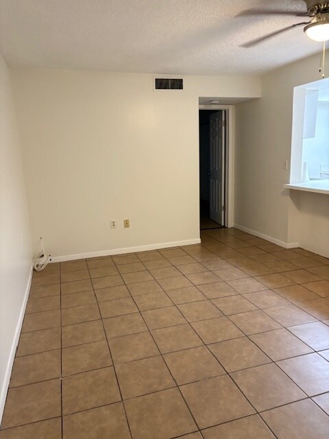 Building Photo - 4504 3rd St Cir W