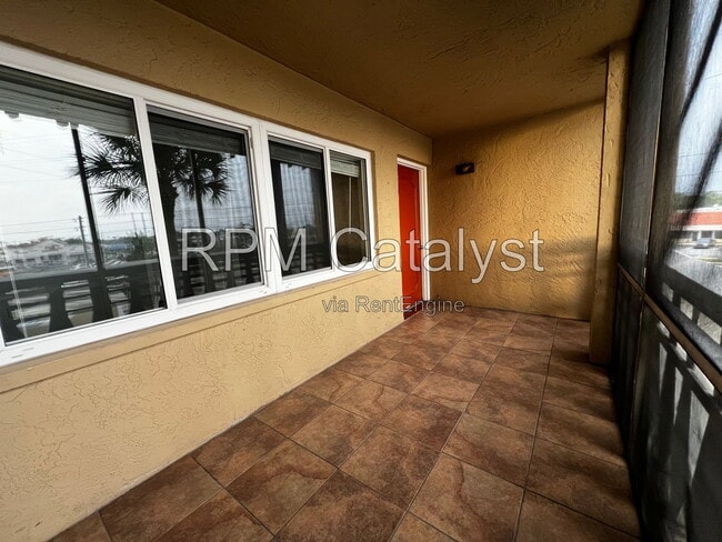 Building Photo - 8950 Park Blvd