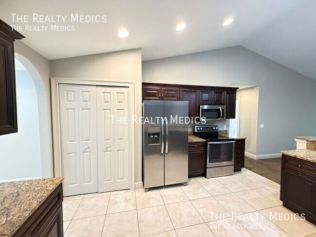 Building Photo - 334 Malauka Loop