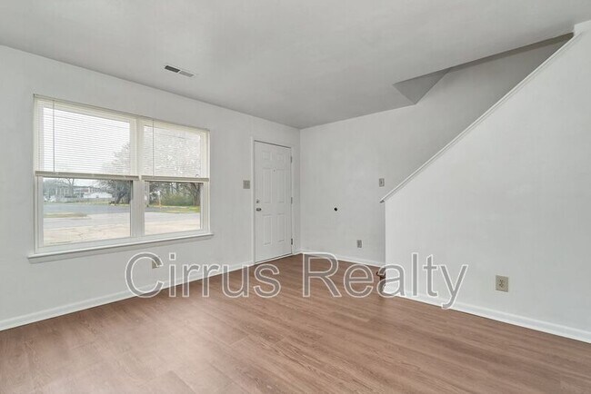 Building Photo - 2756 Peach St