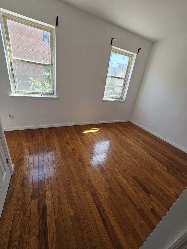 Building Photo - 1419 W Stiles St