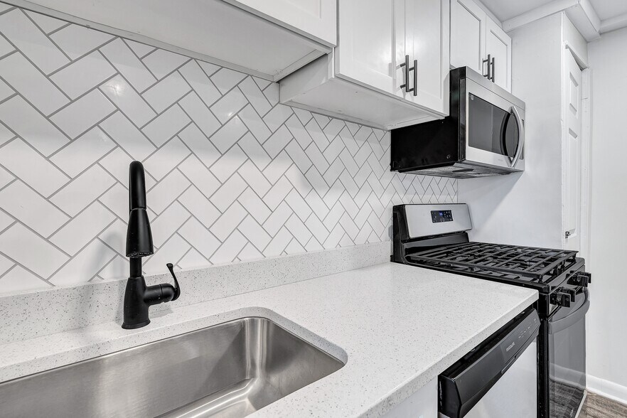 Building Photo - Avalon Townhomes