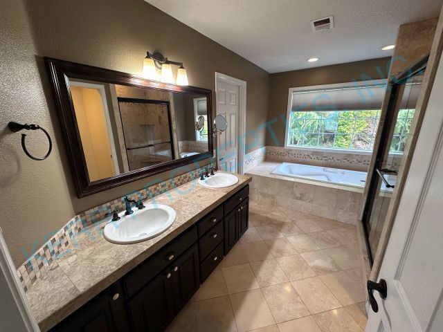 Building Photo - 4287 NE 1st St