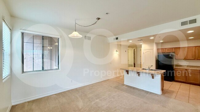 Building Photo - 1456 E 9th St