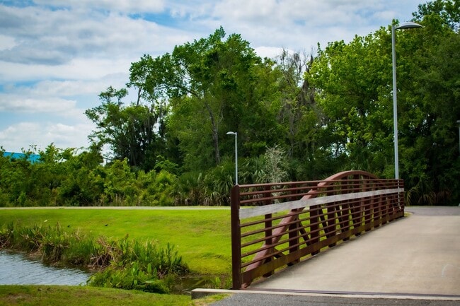 Building Photo - NOW LEASING FOR FALL 2026