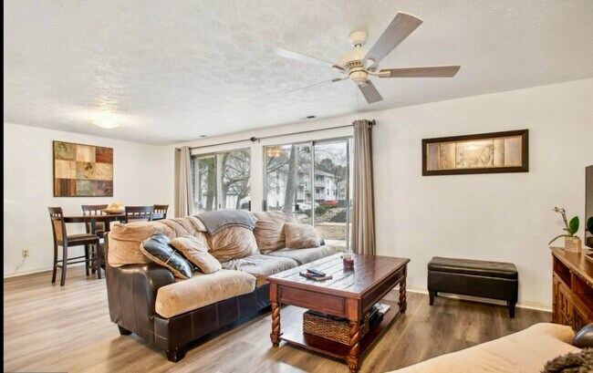 Building Photo - 76 Sweetfern Ct