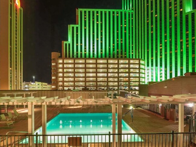 Building Photo - 450 N Arlington Ave