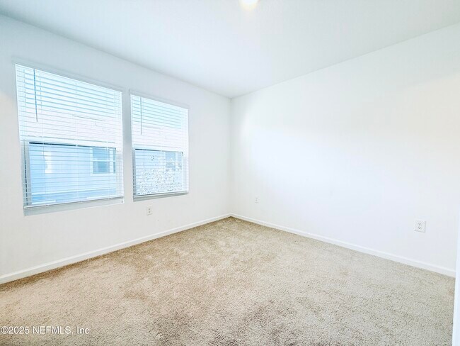 Building Photo - 8334 Zenith Cir