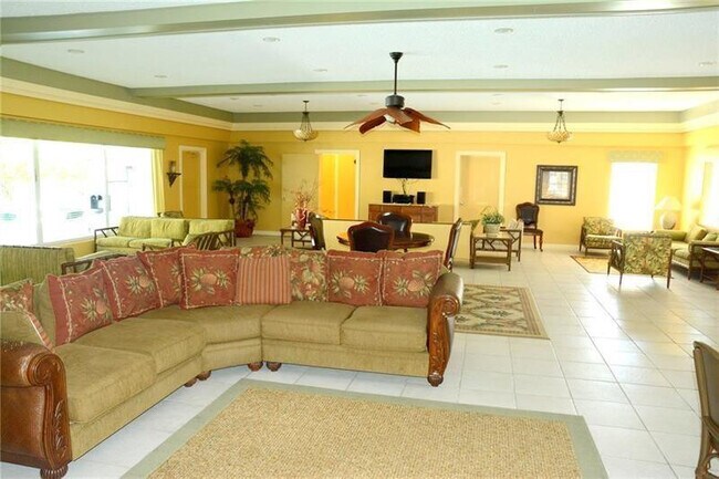 Building Photo - 6499 Bay Club Dr