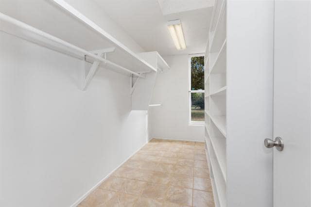 Building Photo - 513 Canyon Dr