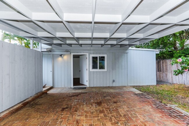 Building Photo - Kahala Avenue Beachside - remodeled 2 bedroom, 1 bath with Luxury Vinyl Plank Flooring