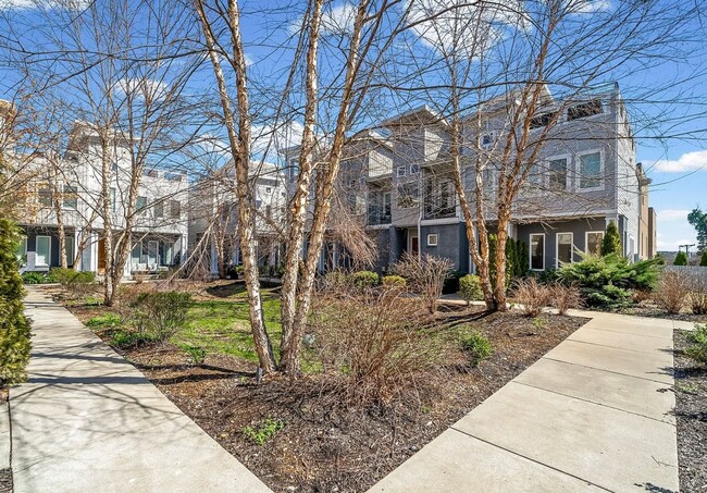 Building Photo - 1240 2nd Ave S