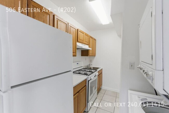 Building Photo - 506 Eastern Ave NE