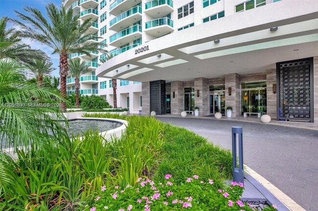 Building Photo - 20201 E Country Club Dr