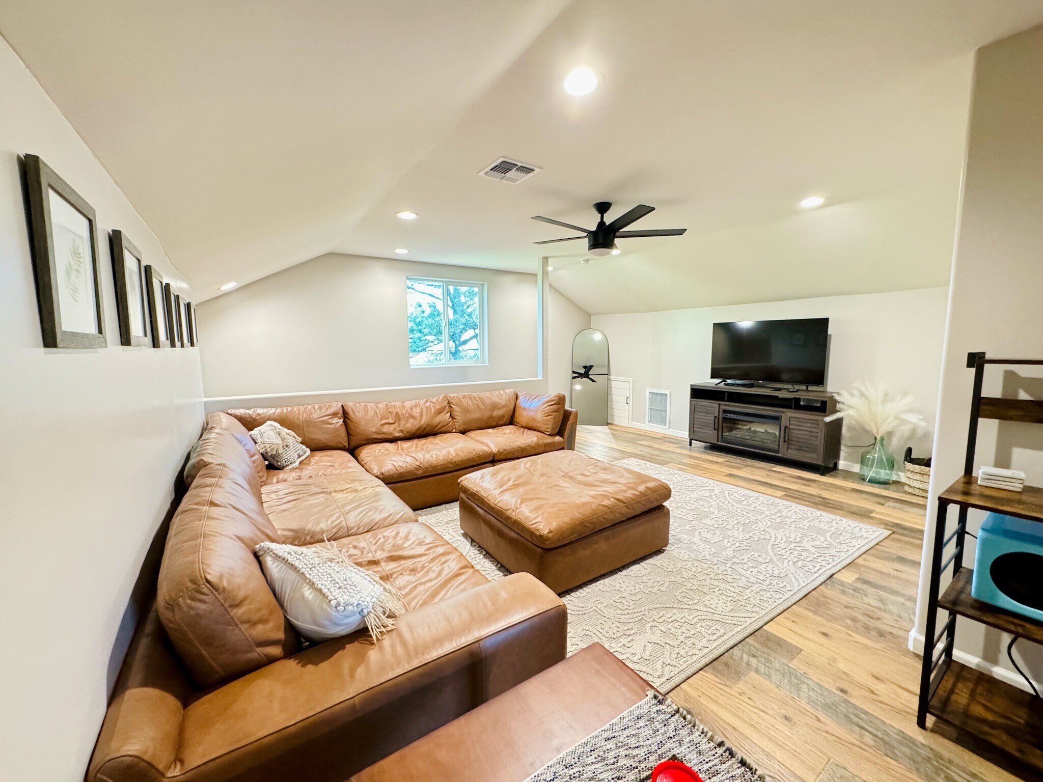 Building Photo - 8688 E Pittman Valley Rd