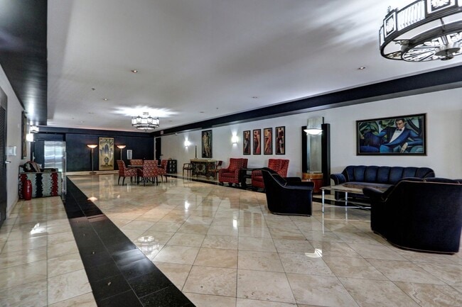 Building Photo - 360 E Desert Inn Rd