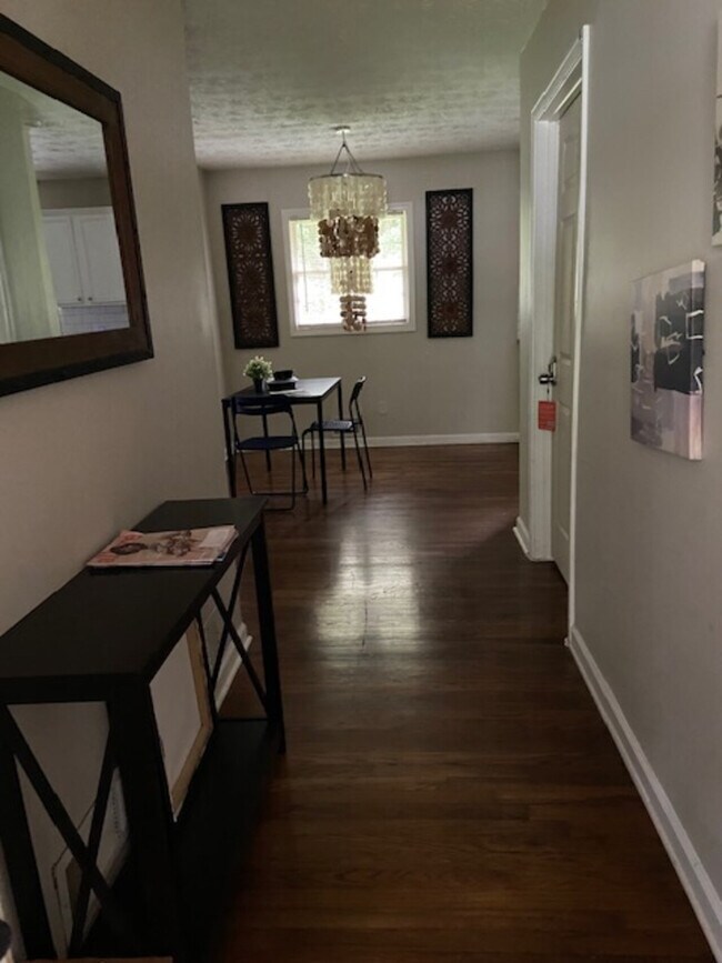 Building Photo - Rooms for rent in Atlanta